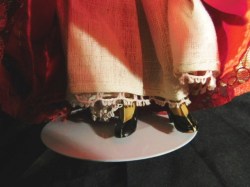SPANISH RED LACE TWO DOLLS MAIN VIEW_04